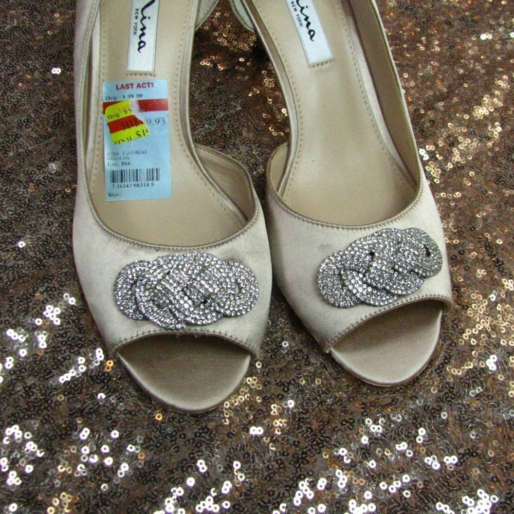 NIB Nina satin champagne kitten heels 9.5 - Picture 3 of 10